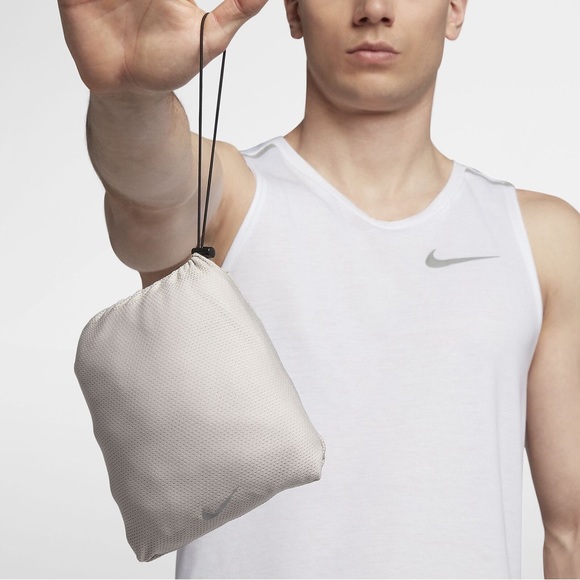 Nike Flex Short-Sleeve Running Packable (Water-repellent) Jacket Hoodie - Picture 7 of 7